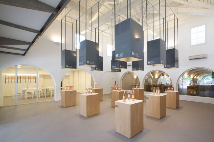 酒展廳設(shè)計